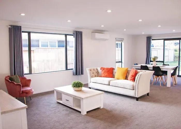 Holiday home Modern Chic - Ideal Location - 5 Bedrooms - In Rotorua