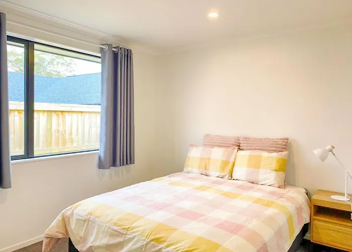 Holiday home Modern Chic - Ideal Location - 5 Bedrooms - In Rotorua